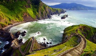  island of San Juan de Gaztelugatxe